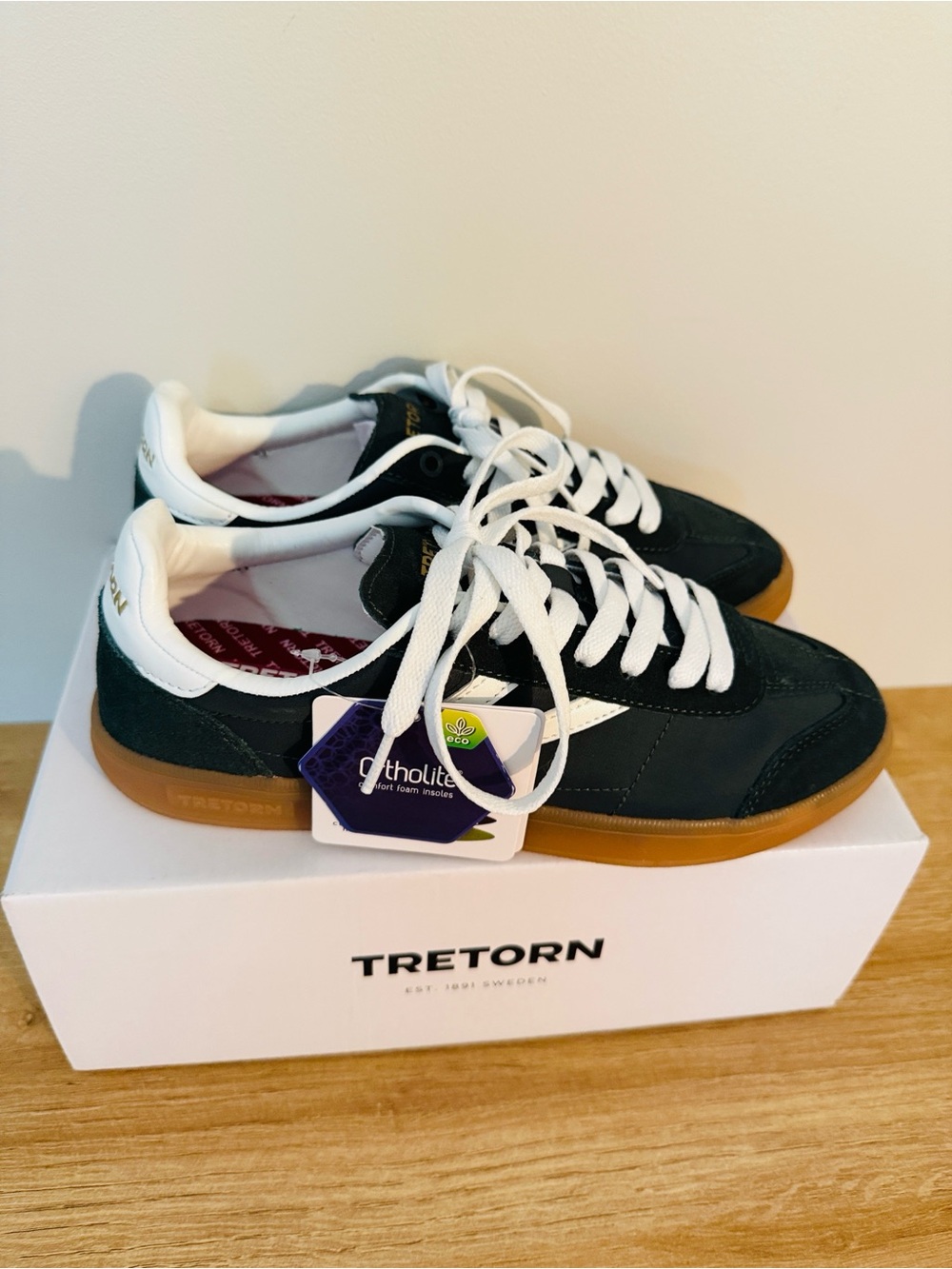 Tretorn Dark Green Skylar Low-Top Sneakers - Picture 4 of 11